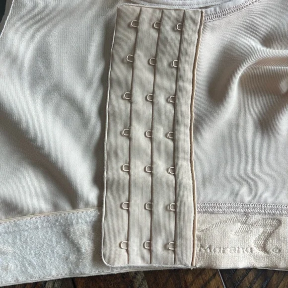 Post-Surgical Compression Bra - Picture 4 of 5